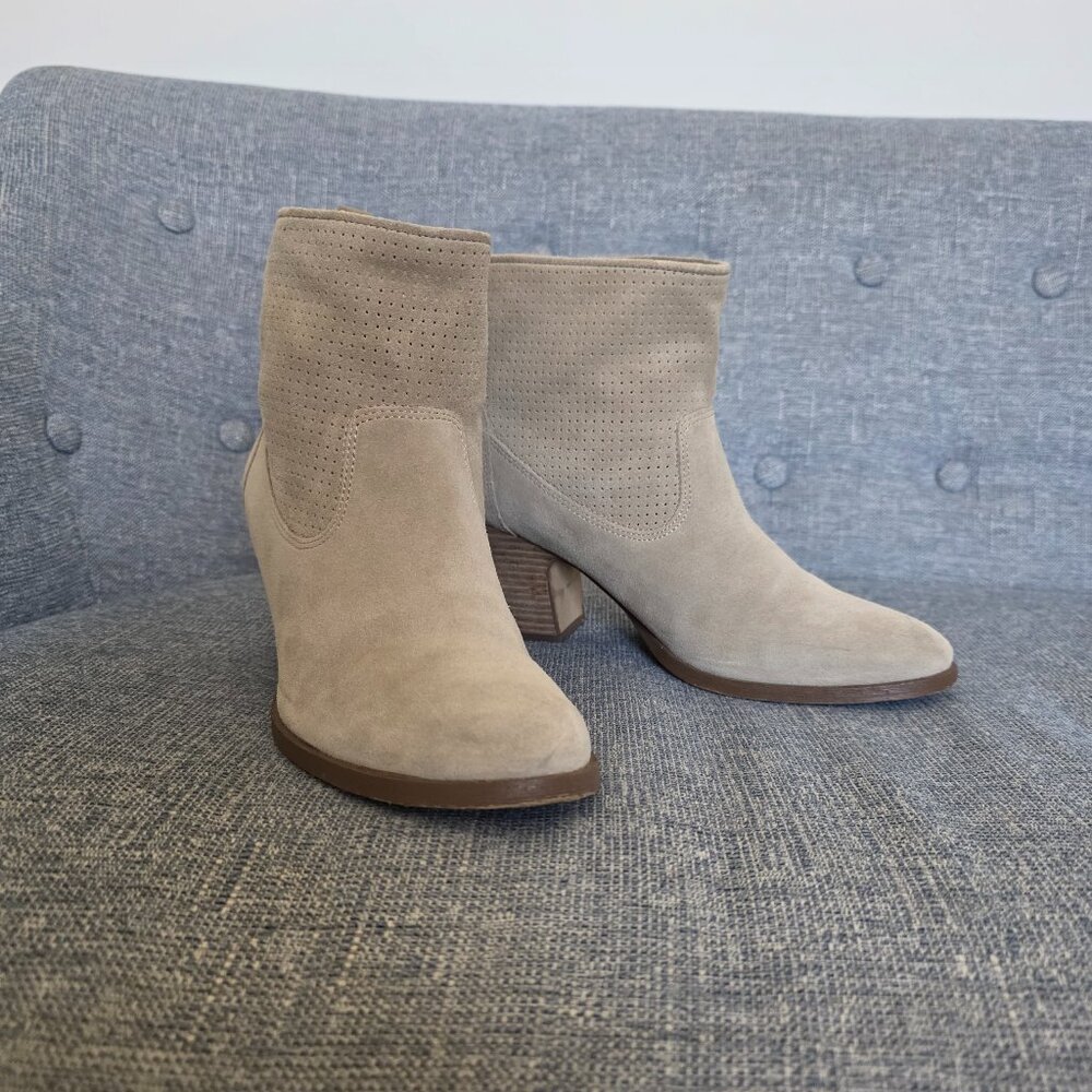Ivanka Trump Suede Slouchy ankle boots. Size 8.5